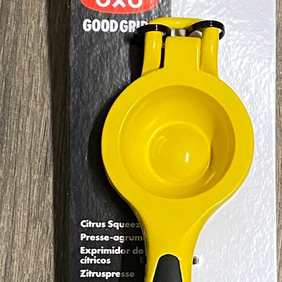 NWT Oxo Good Grips Citrus Juicer - Picture 4 of 5